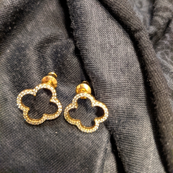 Clover cubic zirconia earrings! - Picture 1 of 7